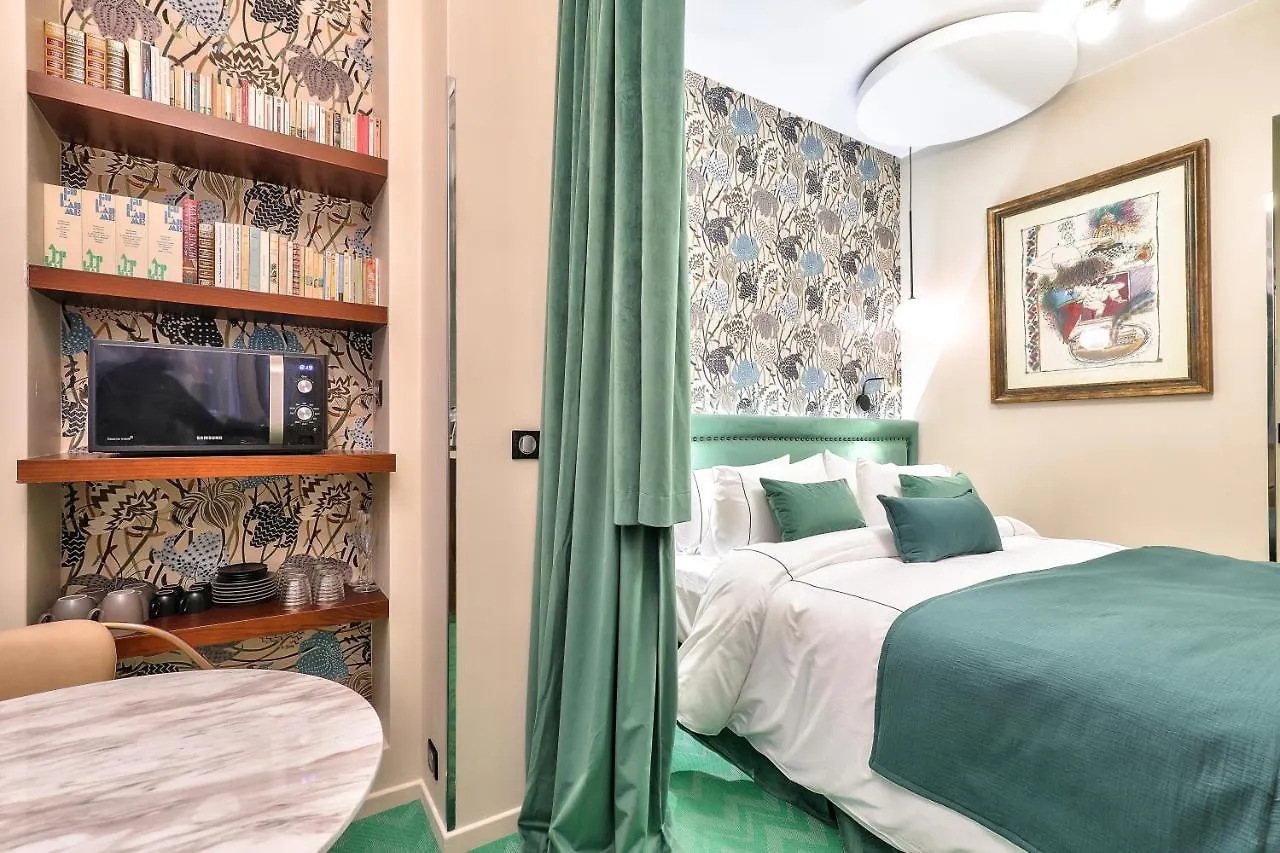 Chez Oscar Apart’hôtel Champs Elysées Paris France