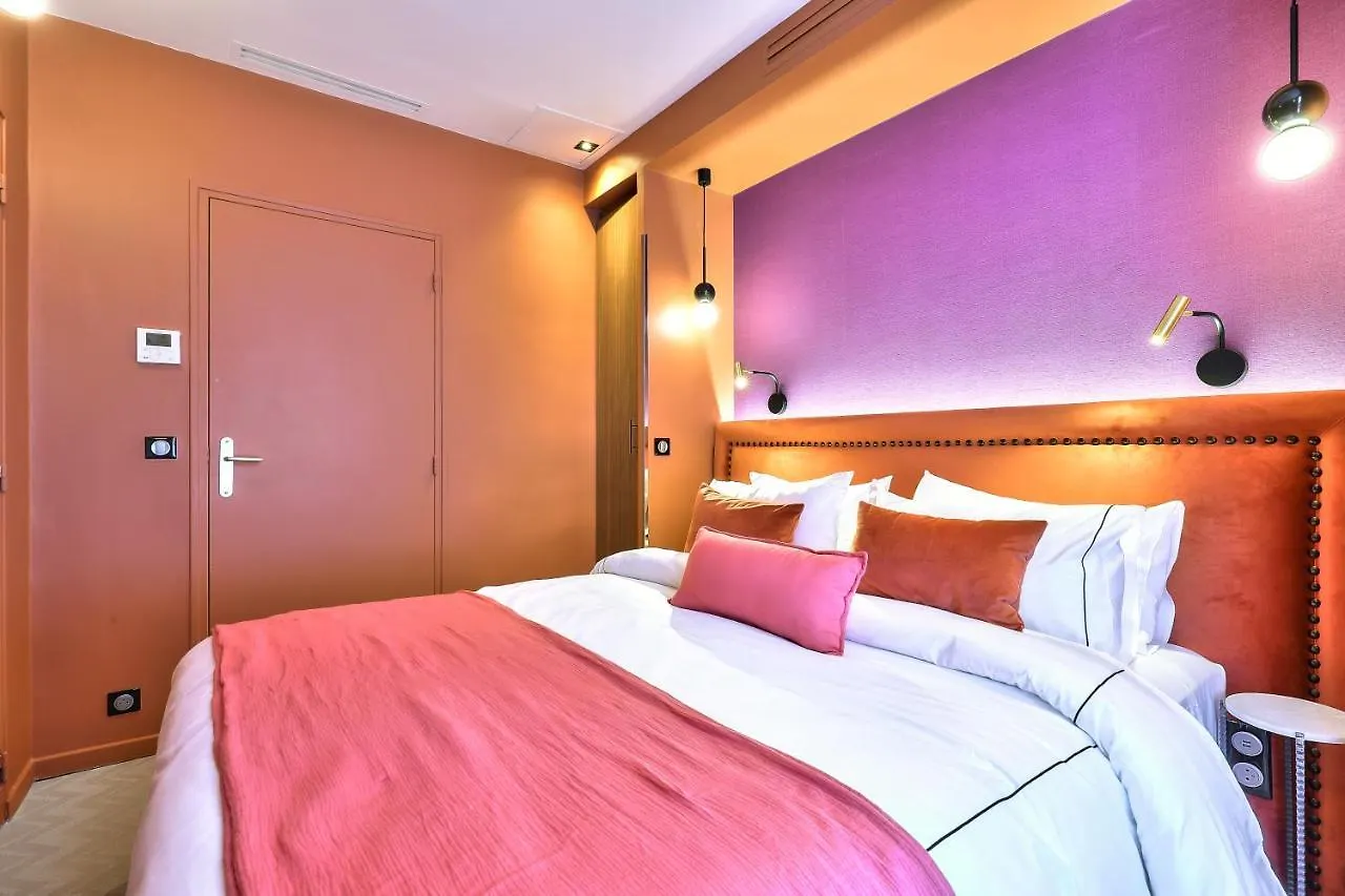 Hotel 33 Marbeuf París Apartahotel